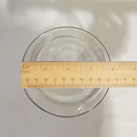 2 Glass Flower Vases, 8" and 7" Height - Picture 4 of 7